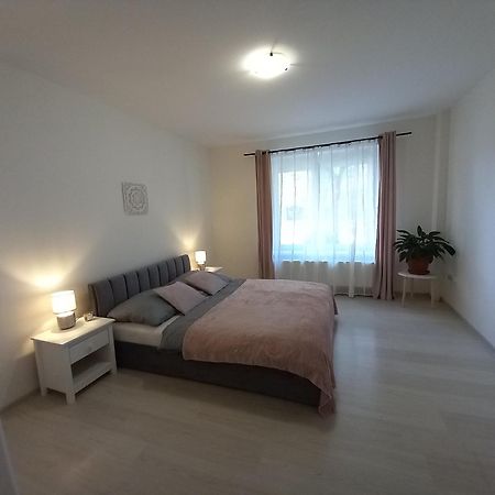 Appartamento Spi V Kuklenach 1 Hradec Králové Esterno foto